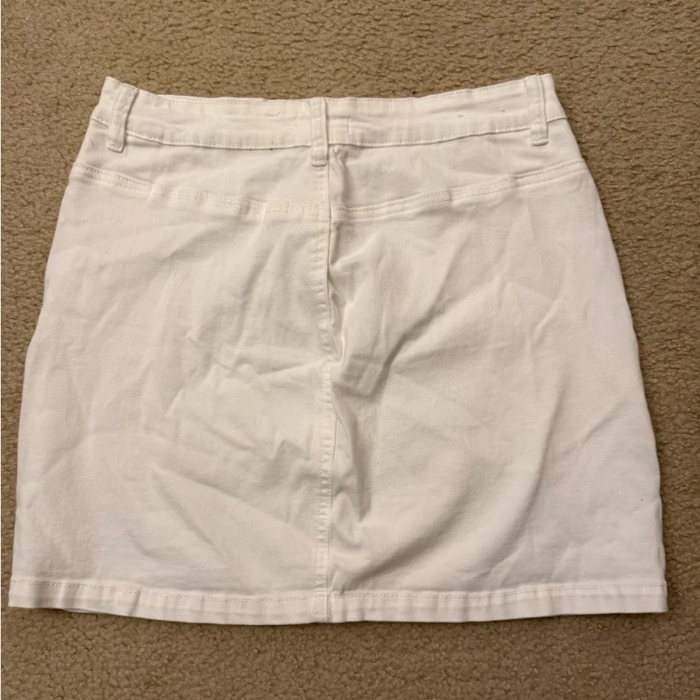 A loves A white cotton mini skirt. Size 28.